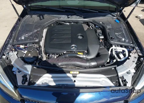 2019 Mercedes-Benz C 300 z USA, uszkodzony, nr VIN 55SWF8DB2KU320345